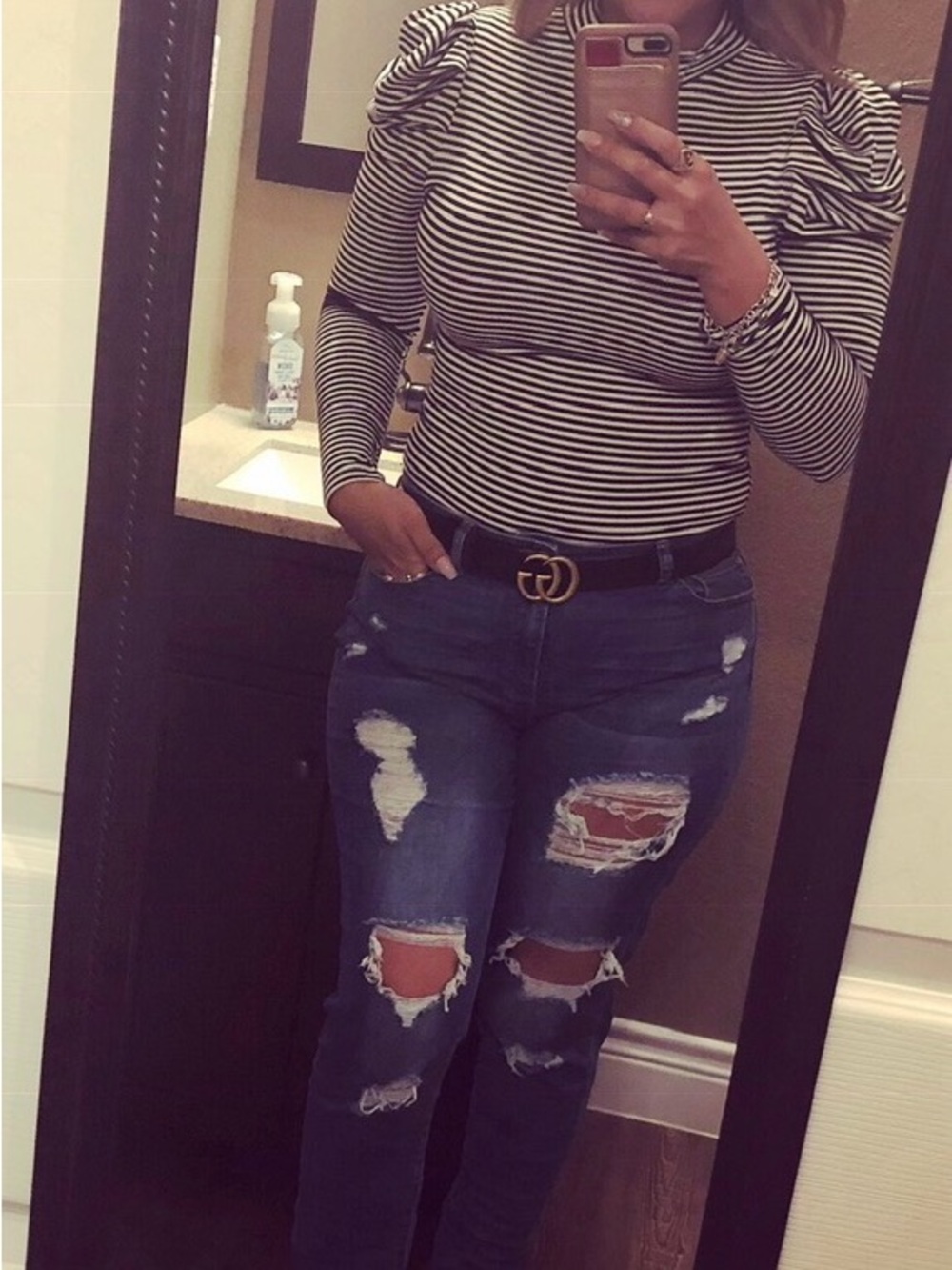 Gucci Black Leather Belt with Gold Double G Buckle - Picture 4 of 5